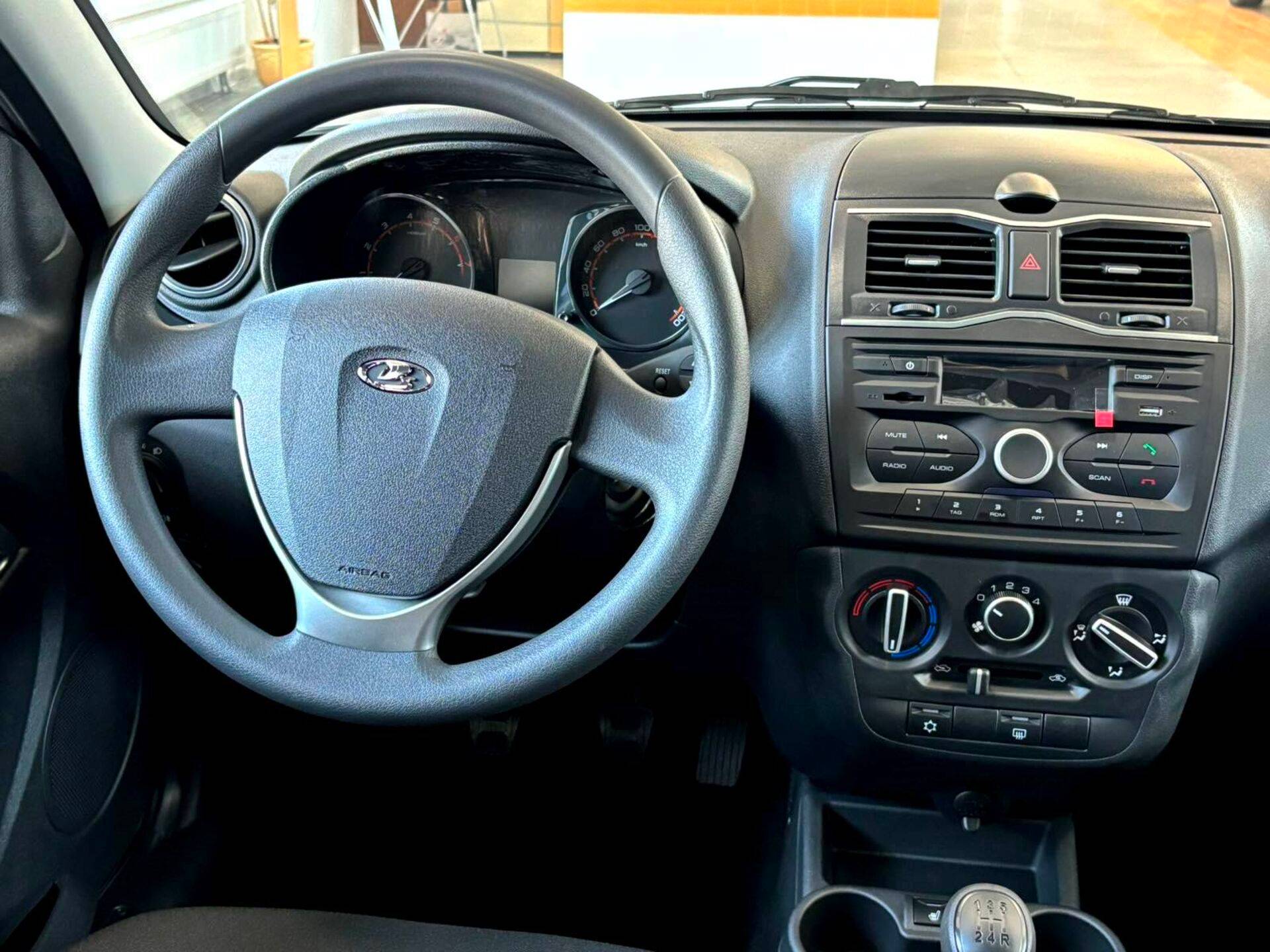 Lada Granta седан Comfort'24 1.6 90hp 5MT