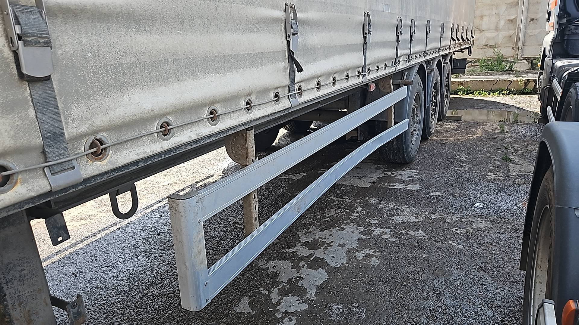 Uzautotrailer UAT-SCFG-9226.01, 2023 года в лизинг