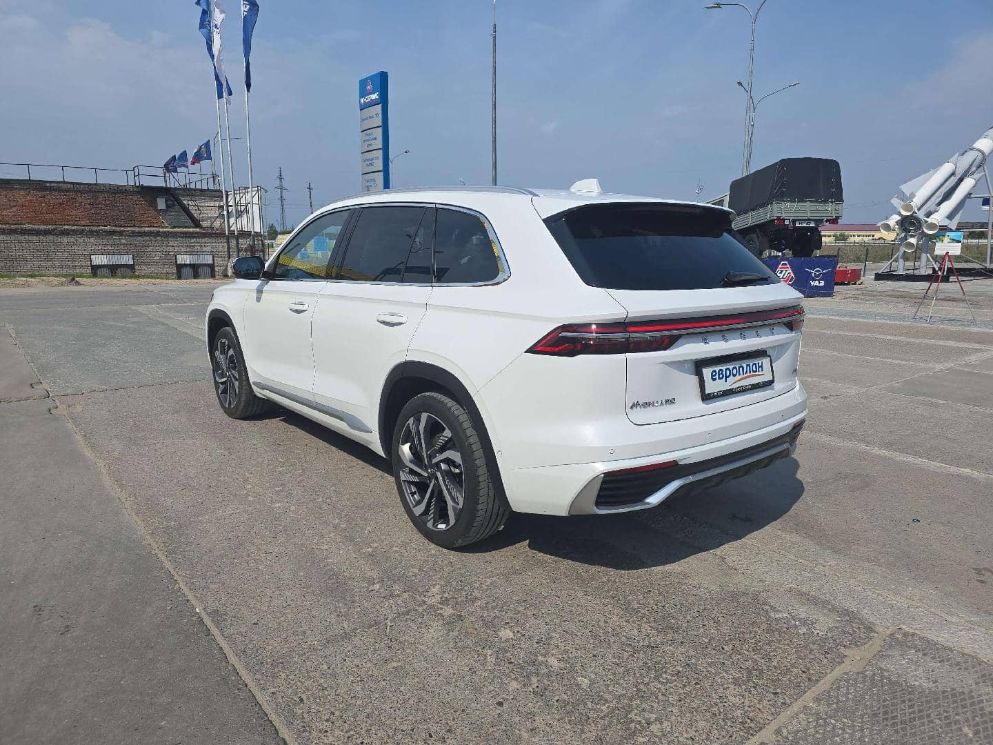 Geely Monjaro,  38 042 км, 2024 года в лизинг