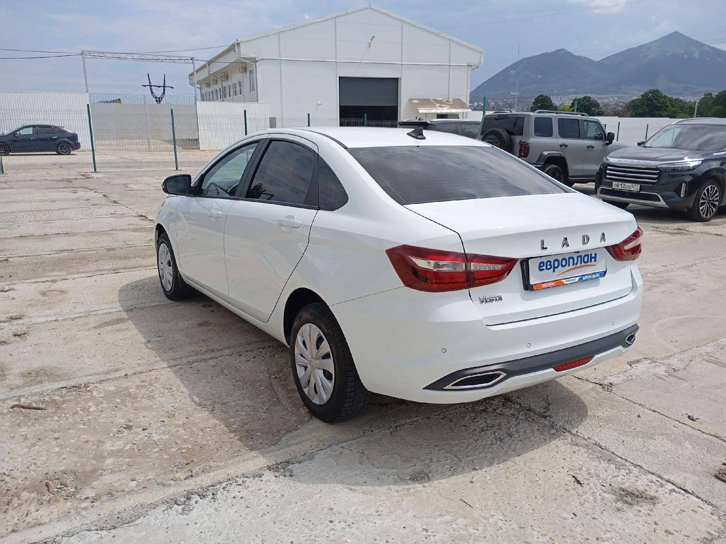 Lada Vesta седан,  46 841 км, 2024 года в лизинг