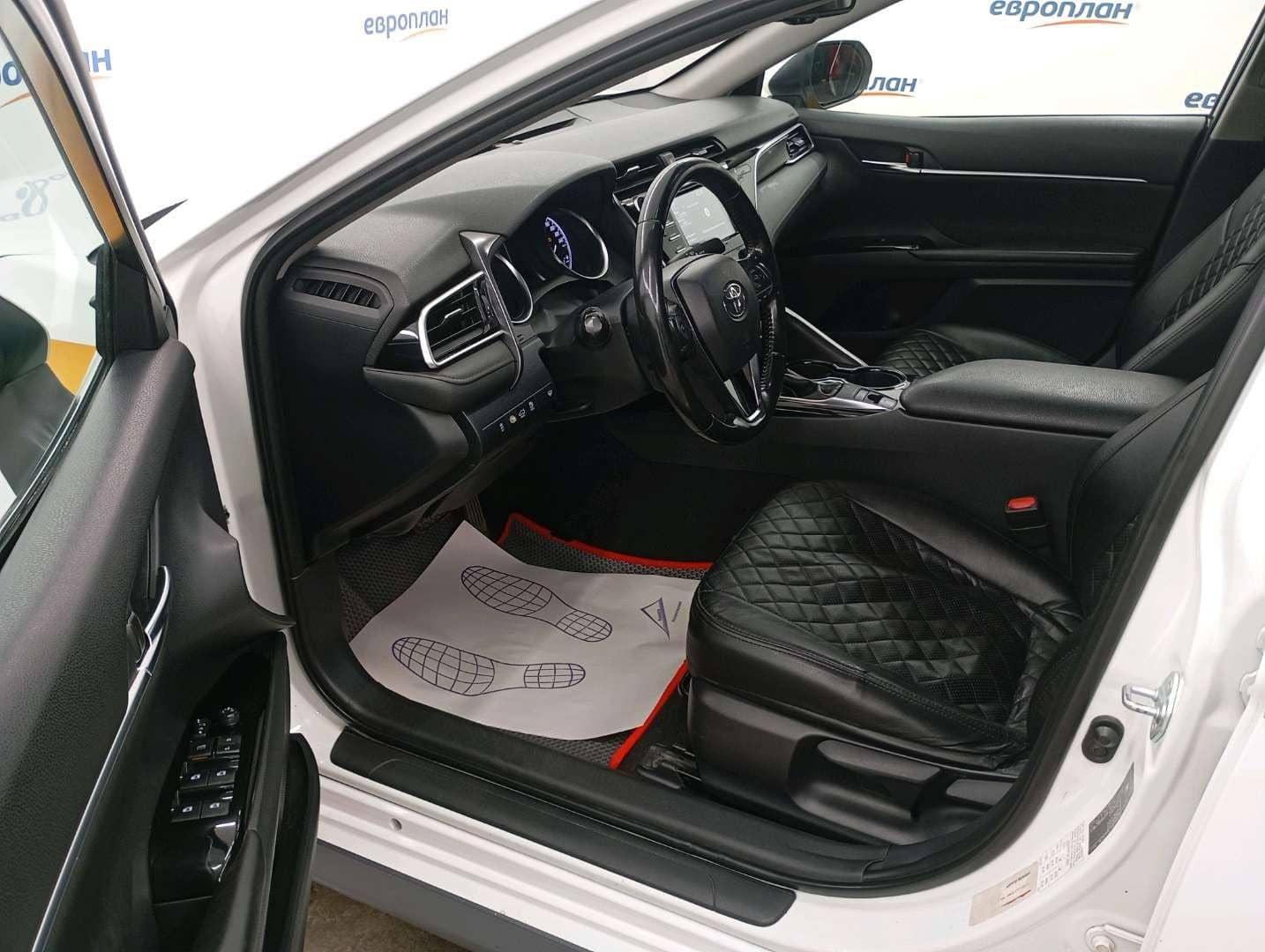 Toyota Camry,  265 821 км, 2020 года в лизинг