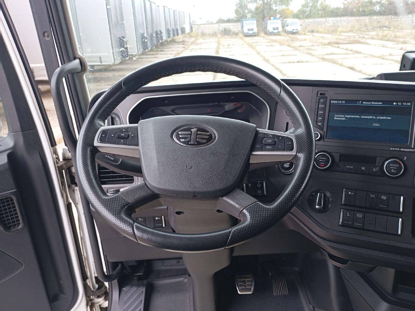FAW CA4180P77K25E5 4x2,  488 174 км, 2023 года в лизинг