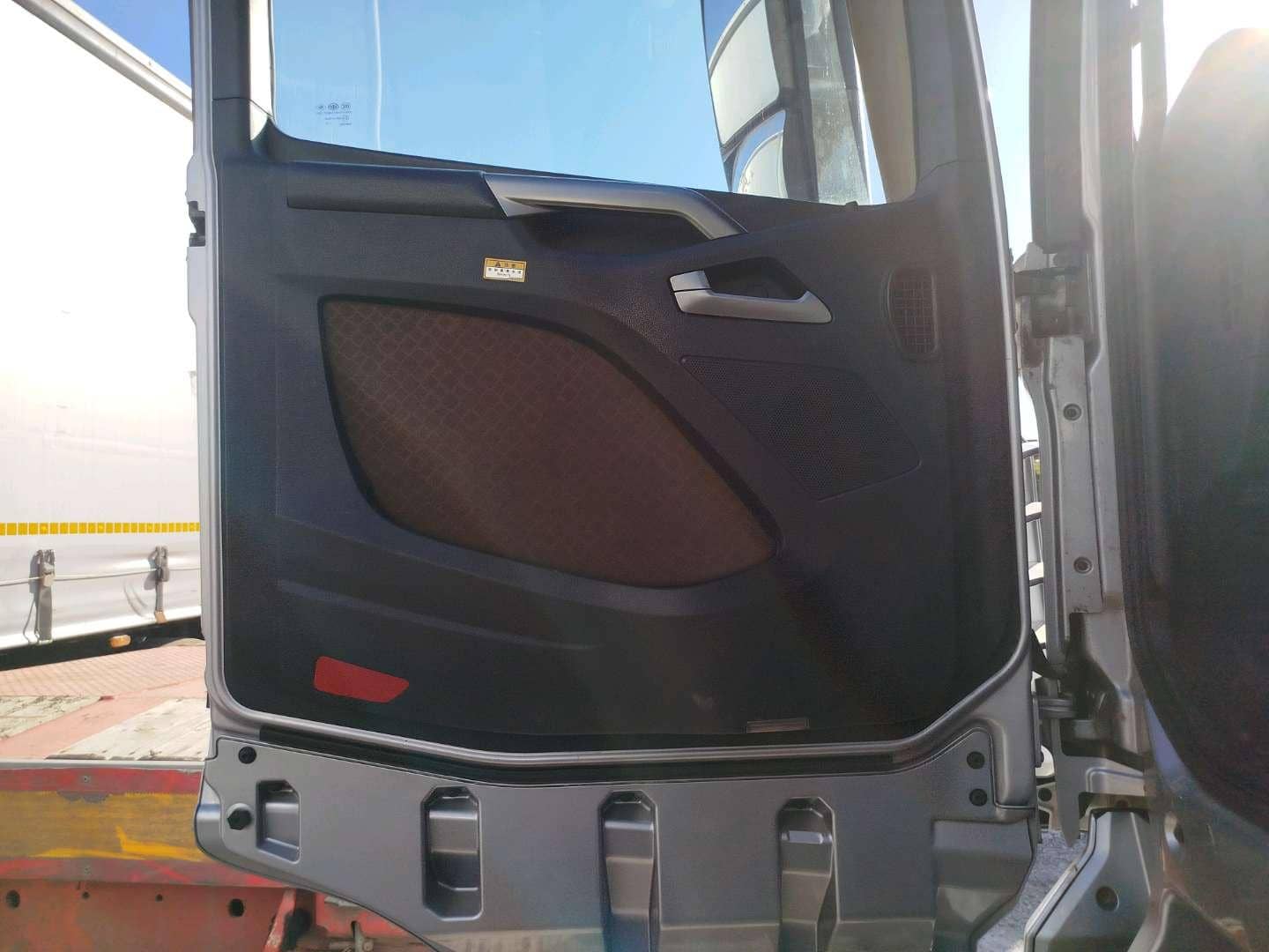 FAW CA4180P77K25E5 4x2,  939 000 км, 2023 года в лизинг