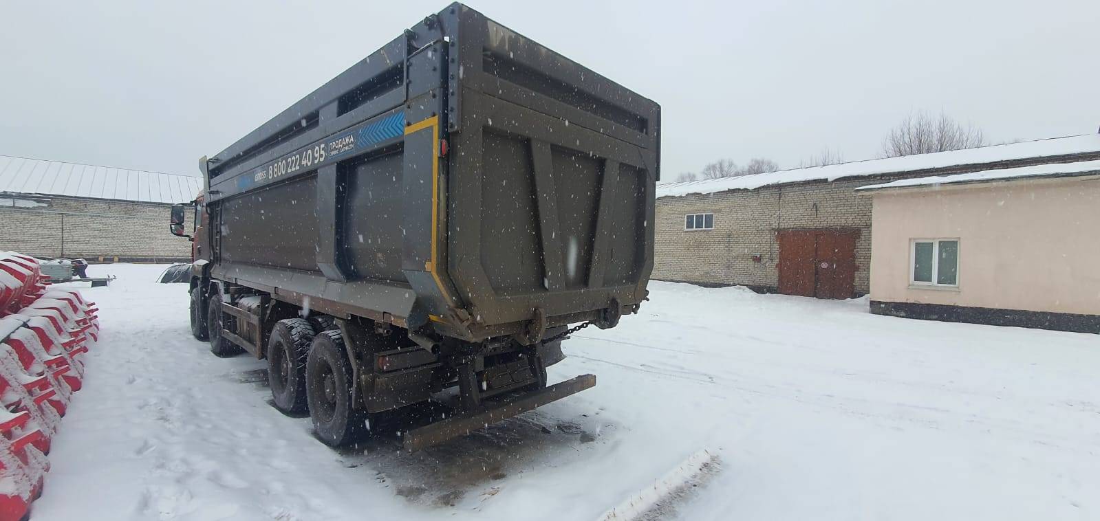 HOWO ZZ3317V386GE1 8х4,  173 391 км, 2022 года в лизинг