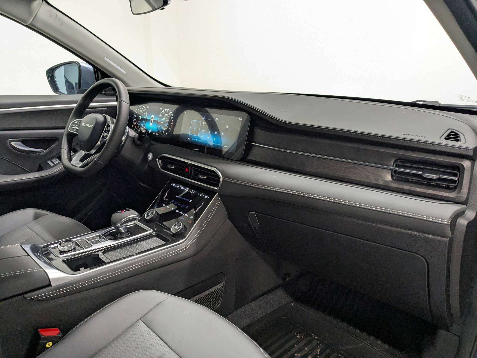 Jetour X90 Plus 1.6TGDI-7DCT Comfort