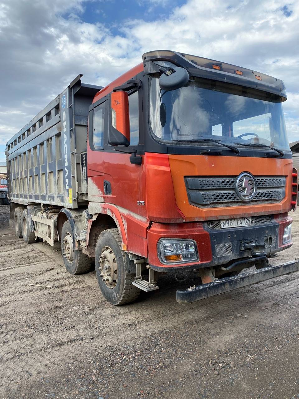 Shacman SX33186T366,  237 366 км, 2021 года в лизинг