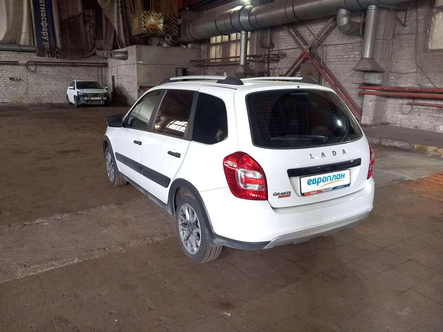 Lada Granta Кросс,  11 946 км, 2023 года в лизинг