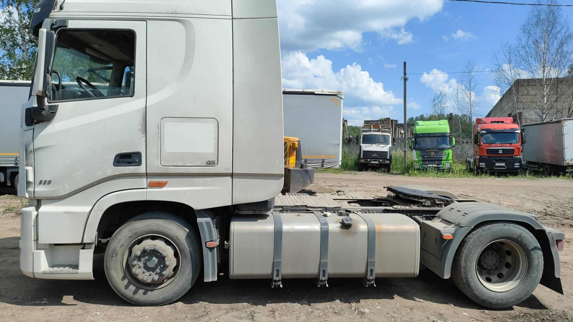DongFeng GX DFH4180 4x2,  239 746 км, 2023 года в лизинг