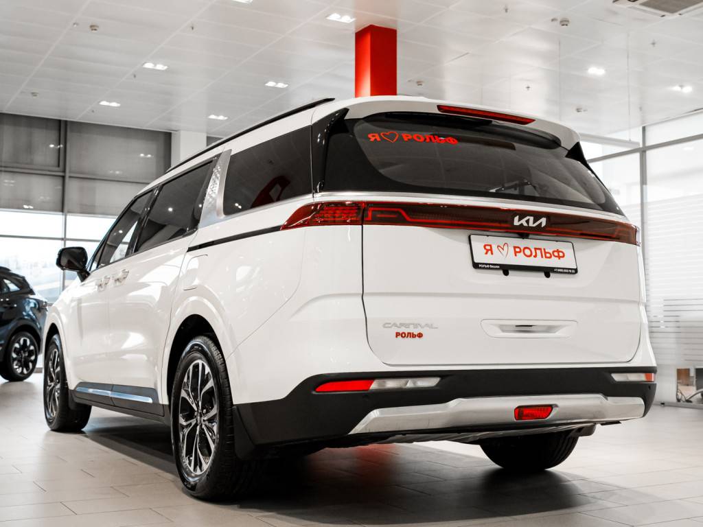 KIA Carnival Flagship 2.0 8AT