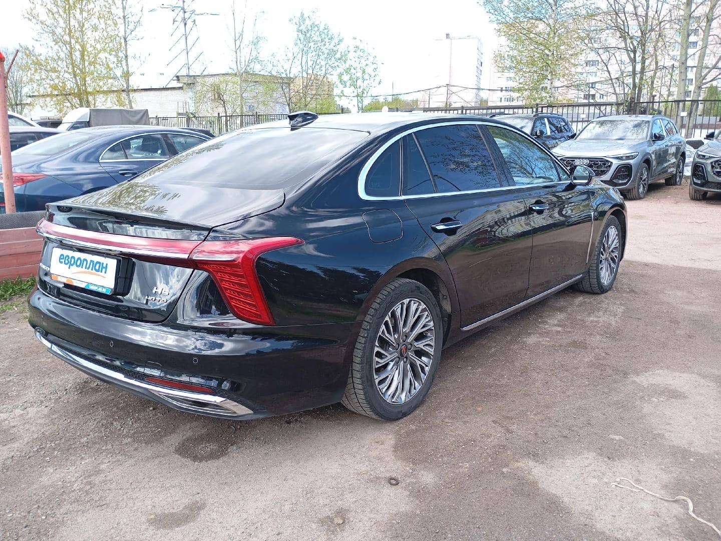 Hongqi H5,  164 628 км, 2024 года в лизинг