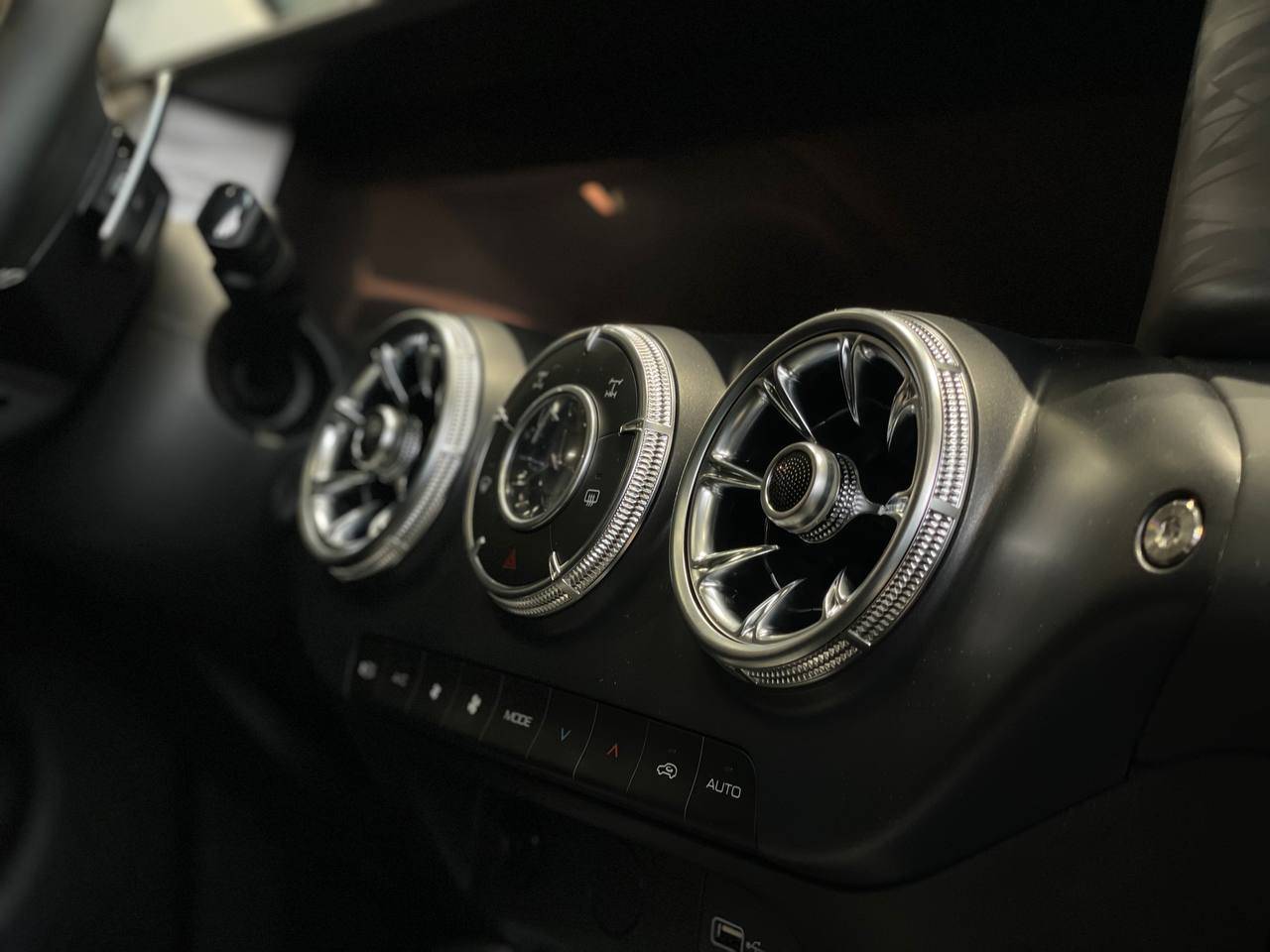 Tank 300 City Adventure 2.0 8AT 4WD