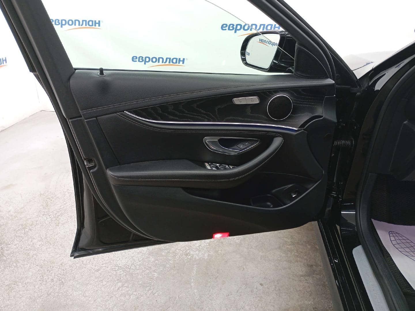 Mercedes-Benz E седан,  175 524 км, 2020 года в лизинг