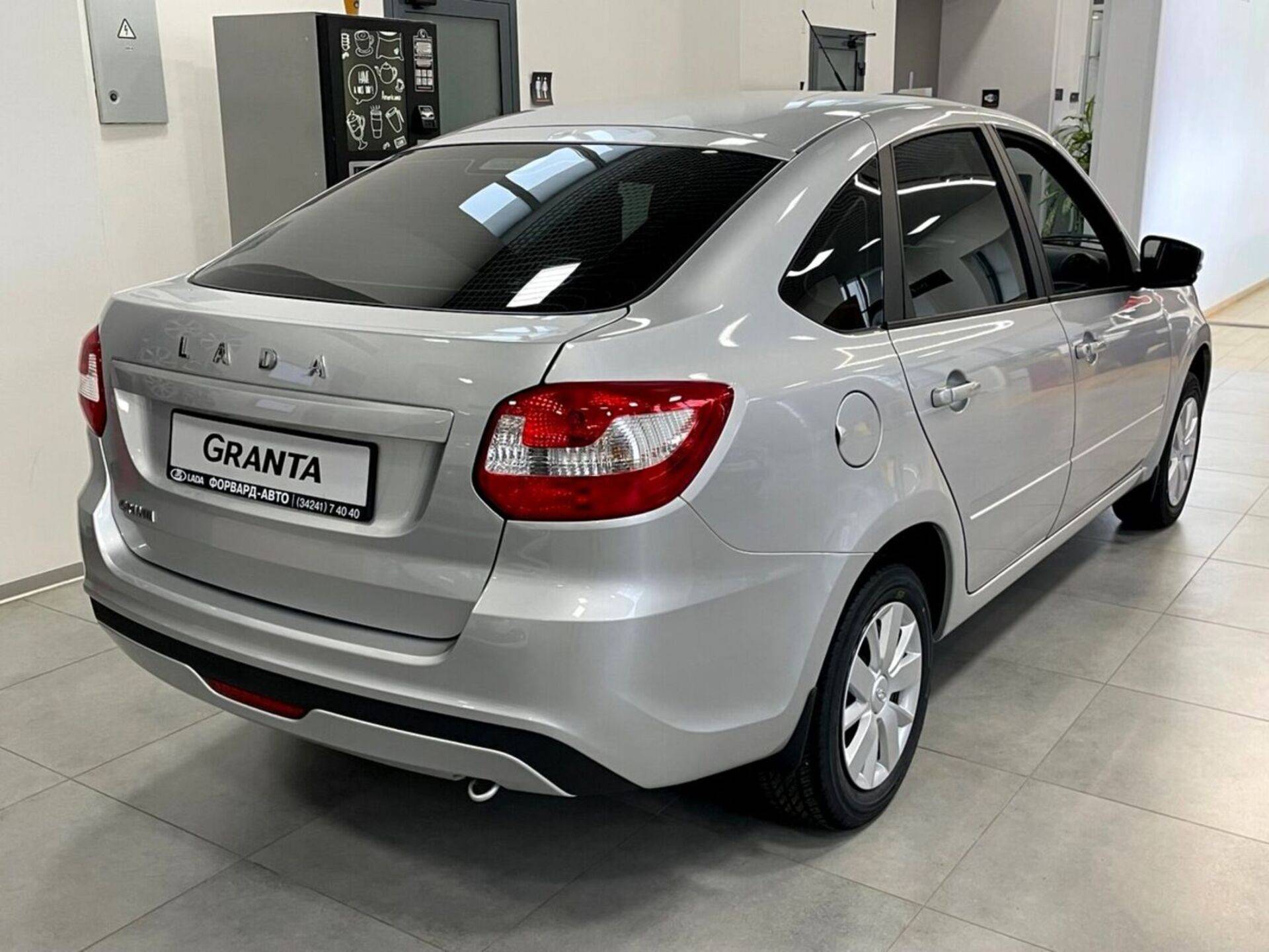 Lada Granta седан Comfort 24 1.6 106hp 5MT