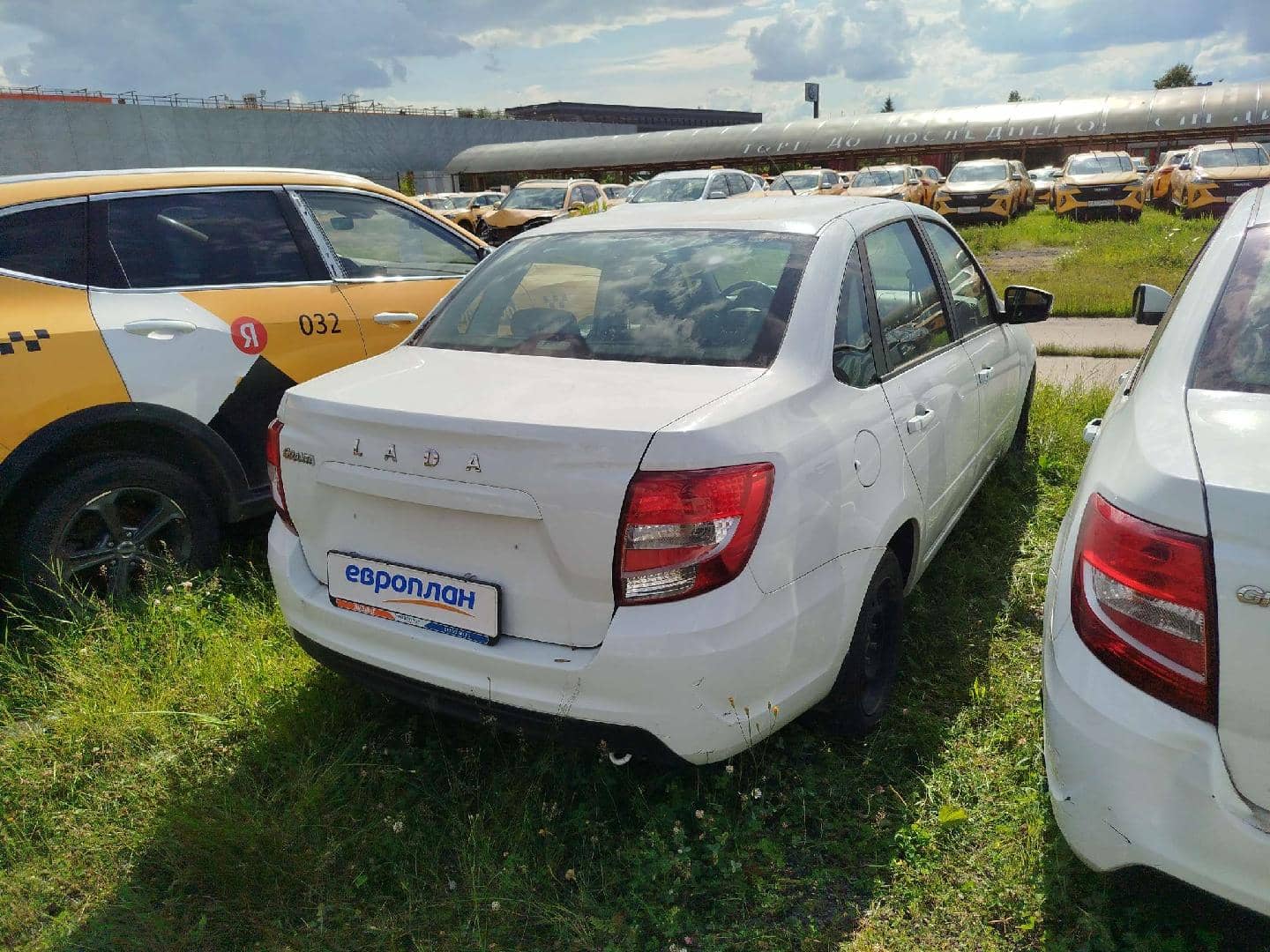 Lada Granta седан,  107 782 км, 2023 года в лизинг