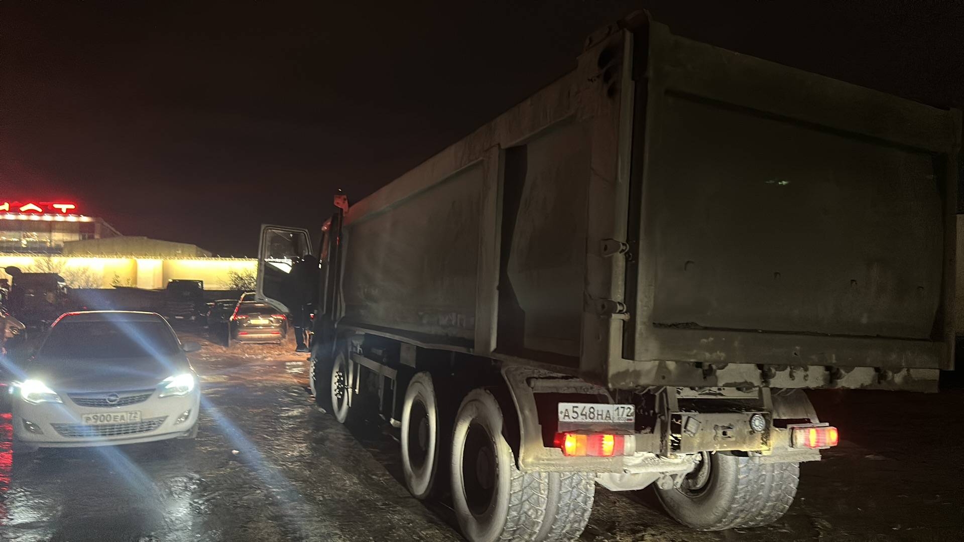 FAW CA3310P66K24T4E5 8х4,  119 846 км, 2022 года