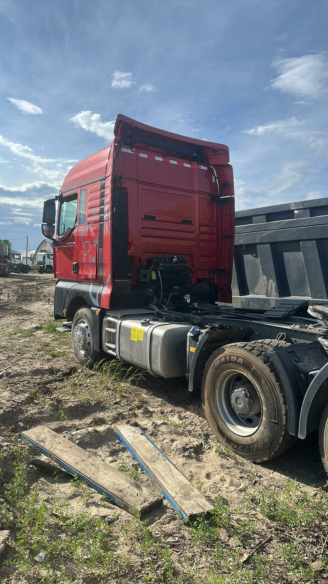 Sitrak С7Н 6×4 ZZ4256V364HE,  1 км, 2024 года в лизинг