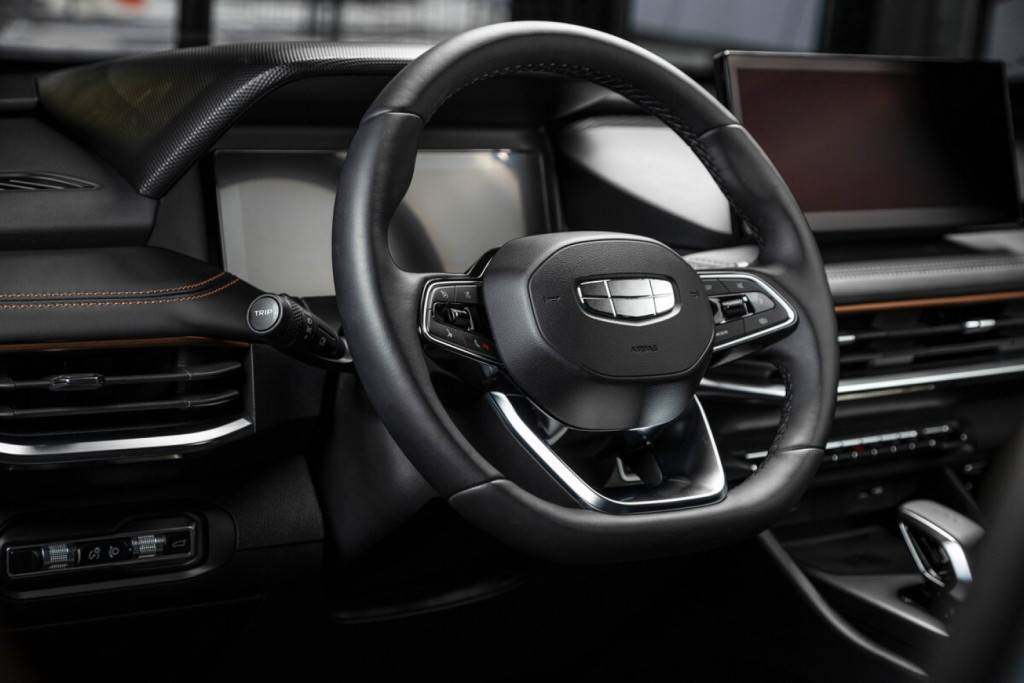 Geely Okavango Flagship 2.0T 7DCT 2WD