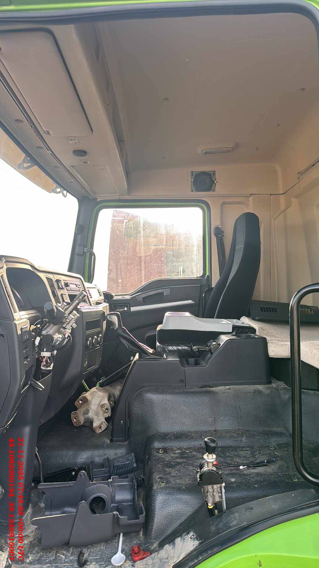 Shacman SX32586R384C,  100 000 км, 2023 года в лизинг