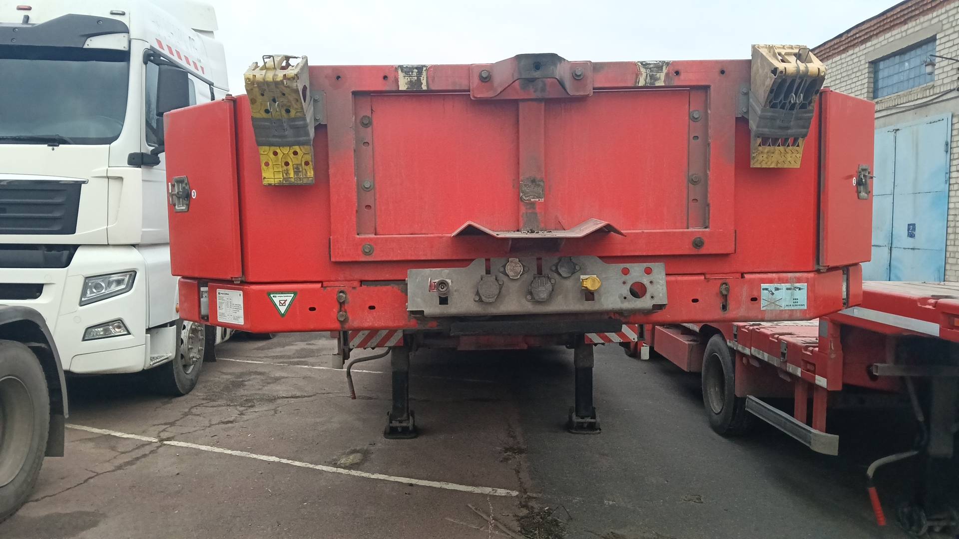 Тверьстроймаш Низкорамный полуприцеп 993941-AL48, 2023 года в лизинг