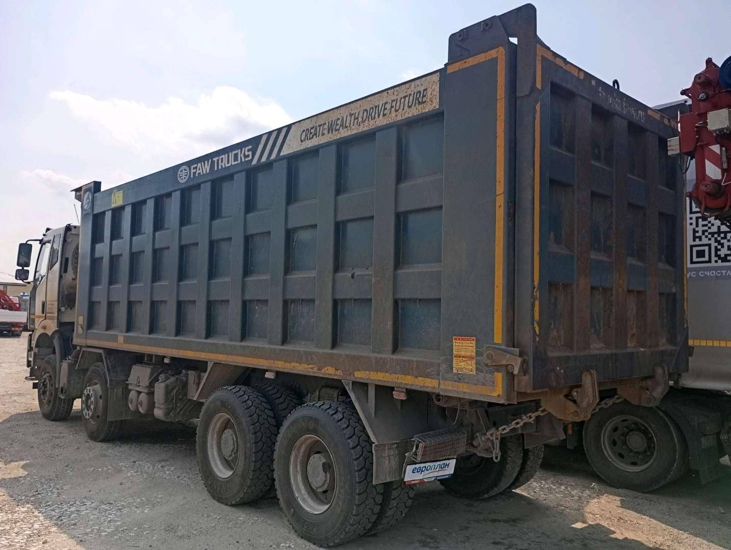 FAW CA3310P66K24T4E5 8х4,  154 538 км, 2023 года в лизинг