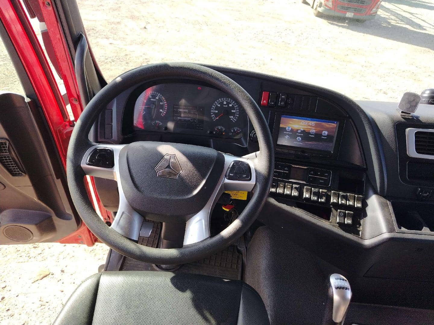 Sitrak ZZ4406V395ME 6x6,  92 092 км, 2024 года в лизинг