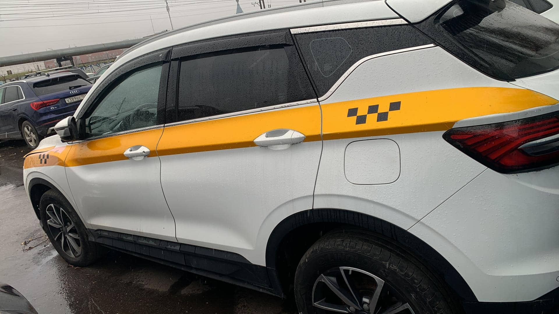 Geely Coolray,  100 000 км, 2023 года в лизинг