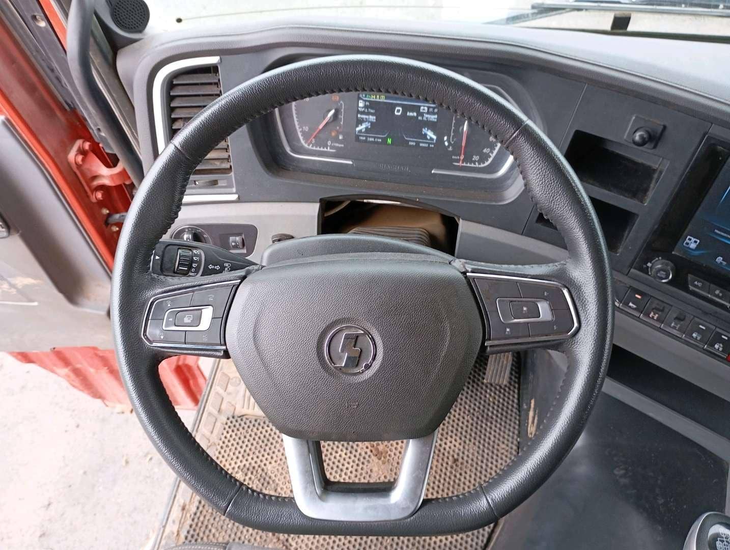 Shacman SX32586V385,  90 610 км, 2024 года в лизинг