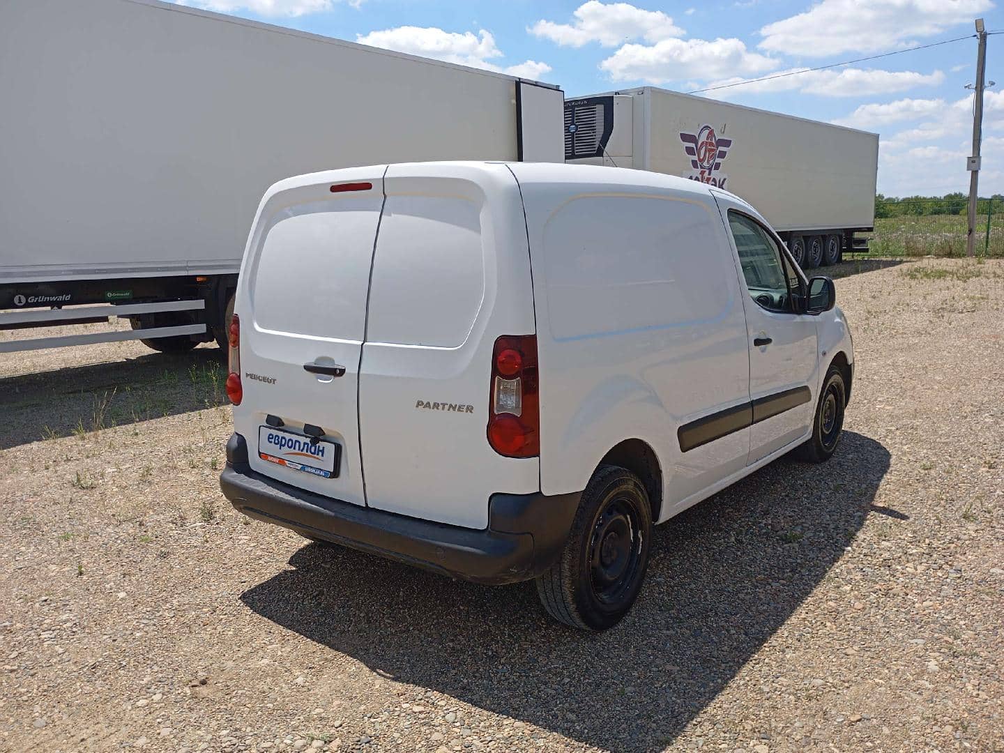 Peugeot Partner,  259 380 км, 2017 года в лизинг