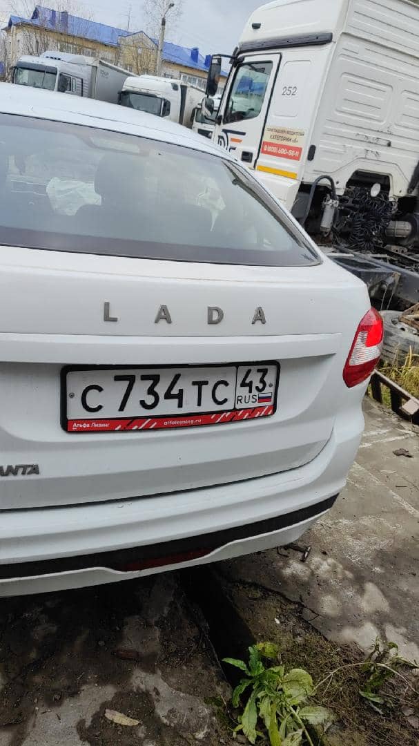 Lada Granta лифтбек,  100 000 км, 2024 года