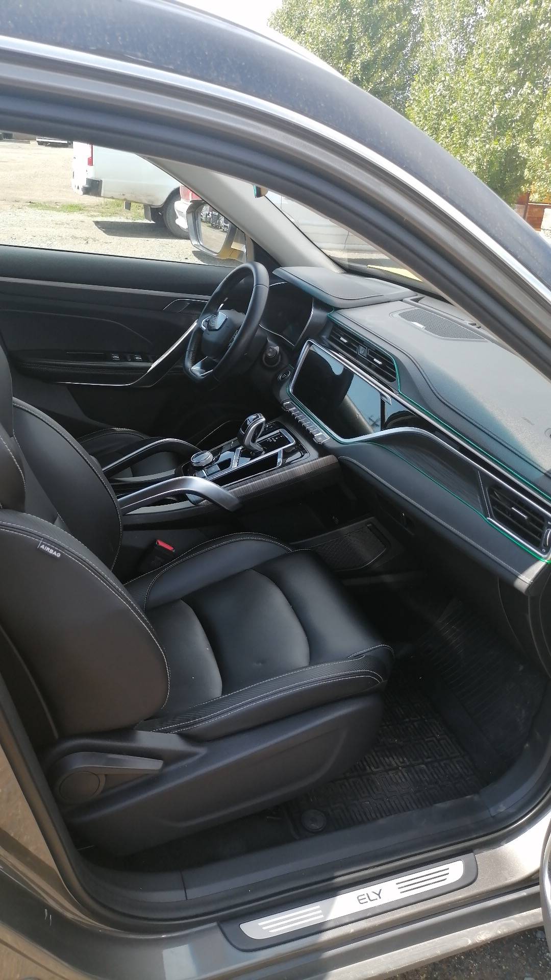 Geely Atlas Pro,  200 000 км, 2022 года в лизинг