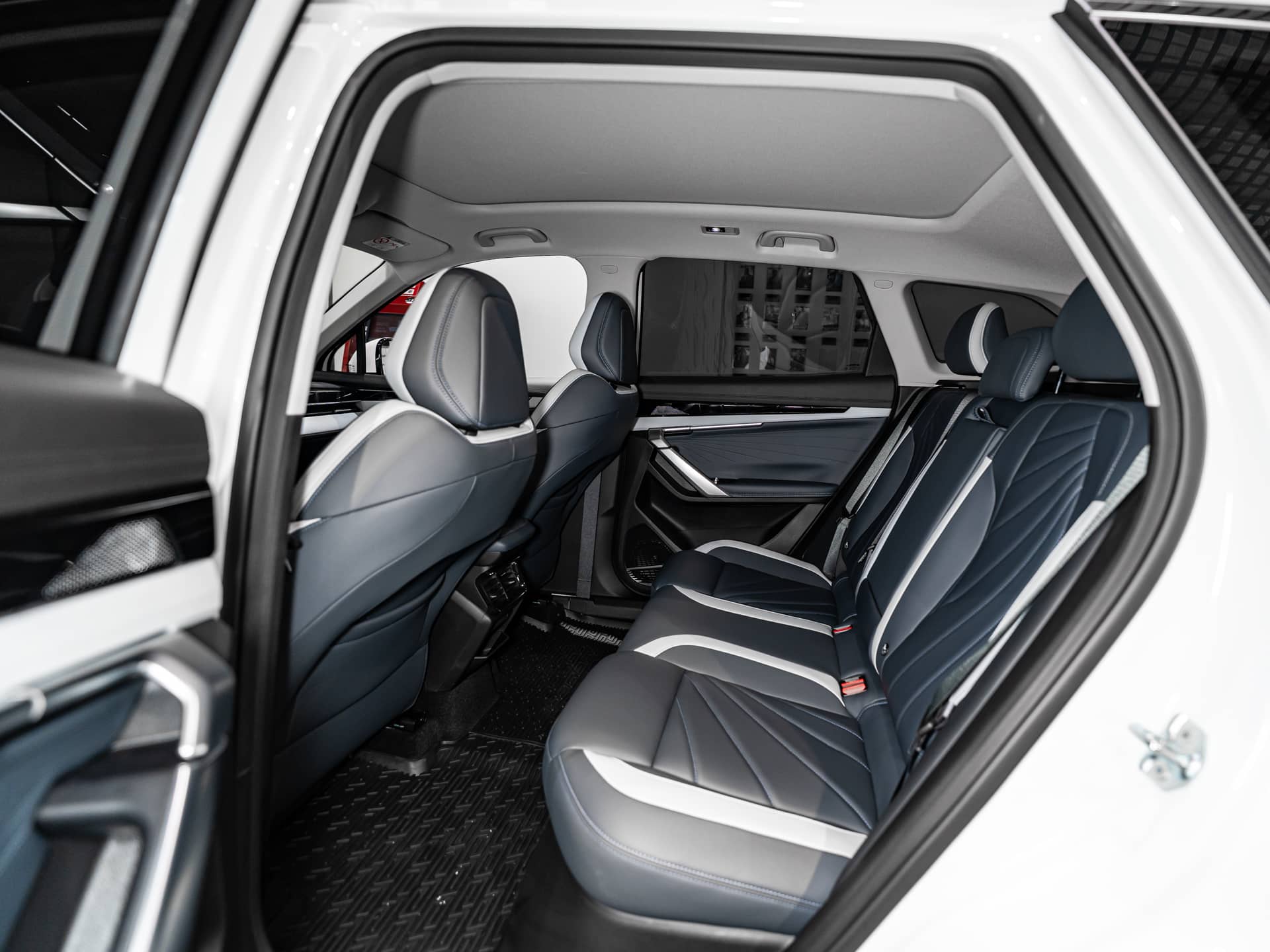 Geely Atlas Флагман 2.0Т АТ полный привод