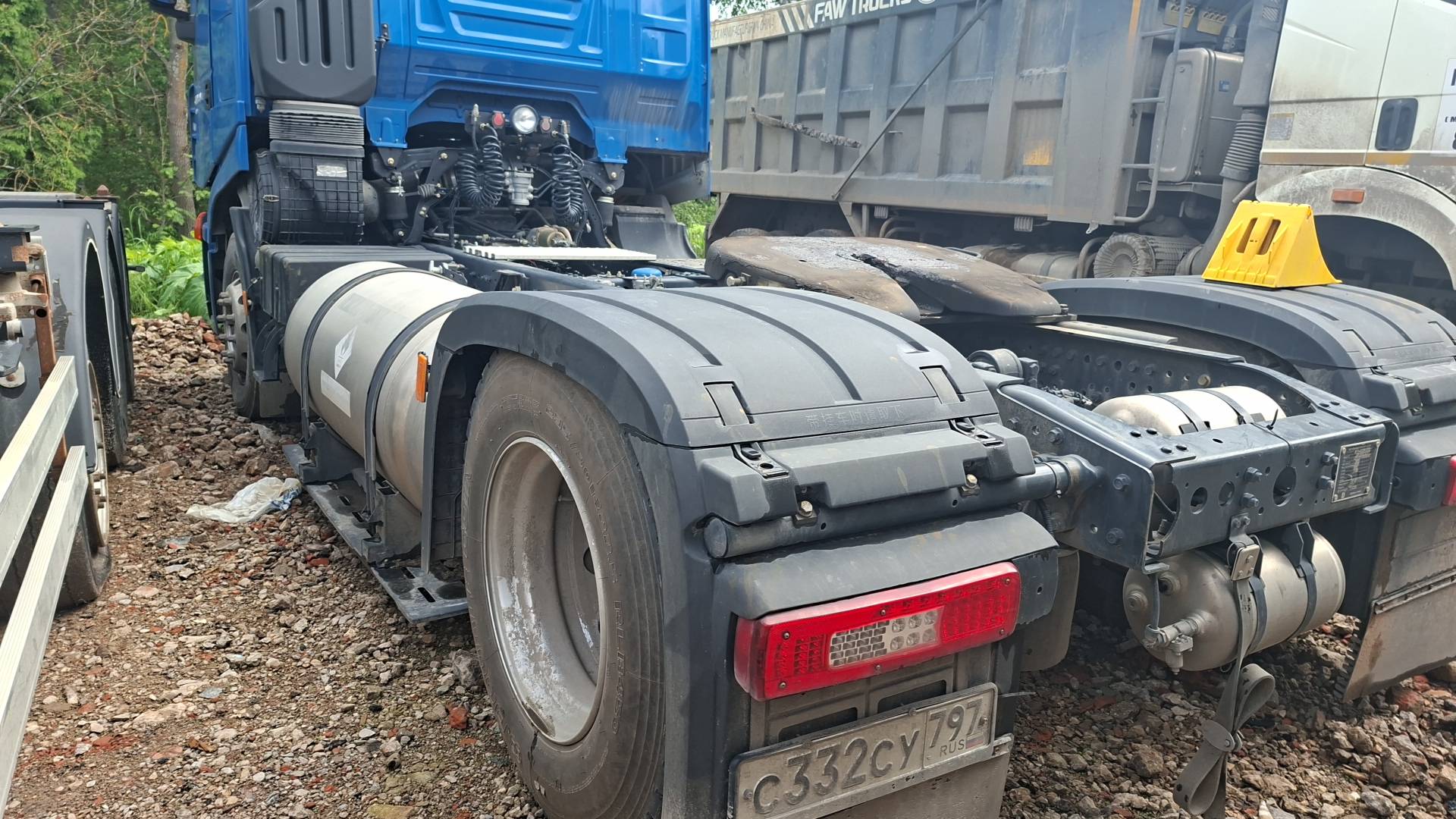 HONGYAN CQ4187HD12381T LNG,  181 425 км, 2024 года в лизинг