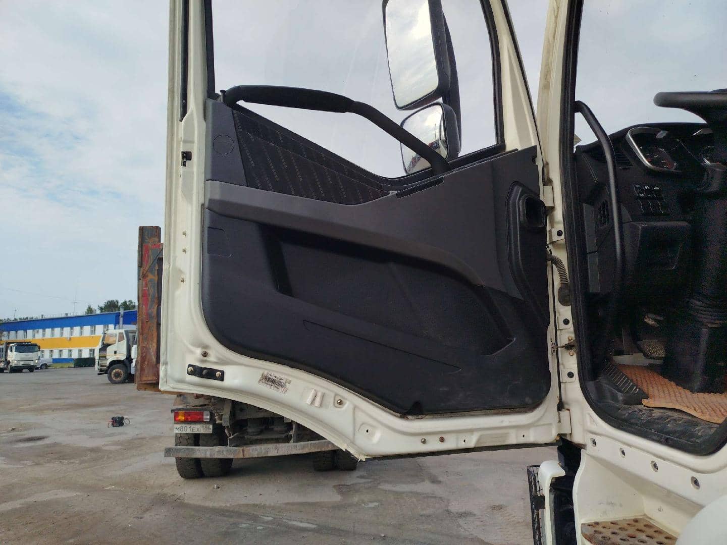 FAW CA3250P66K24L1TE5 6x6,  78 489 км, 2023 года в лизинг