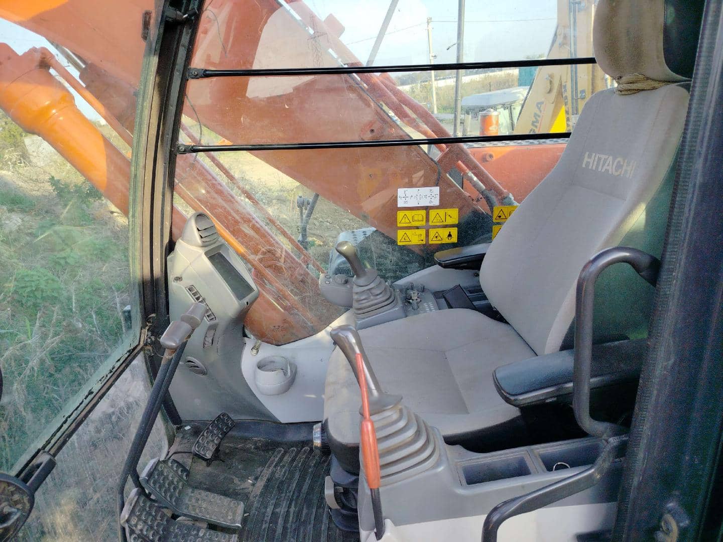HITACHI ZX200LC-5А, 2022 года в лизинг
