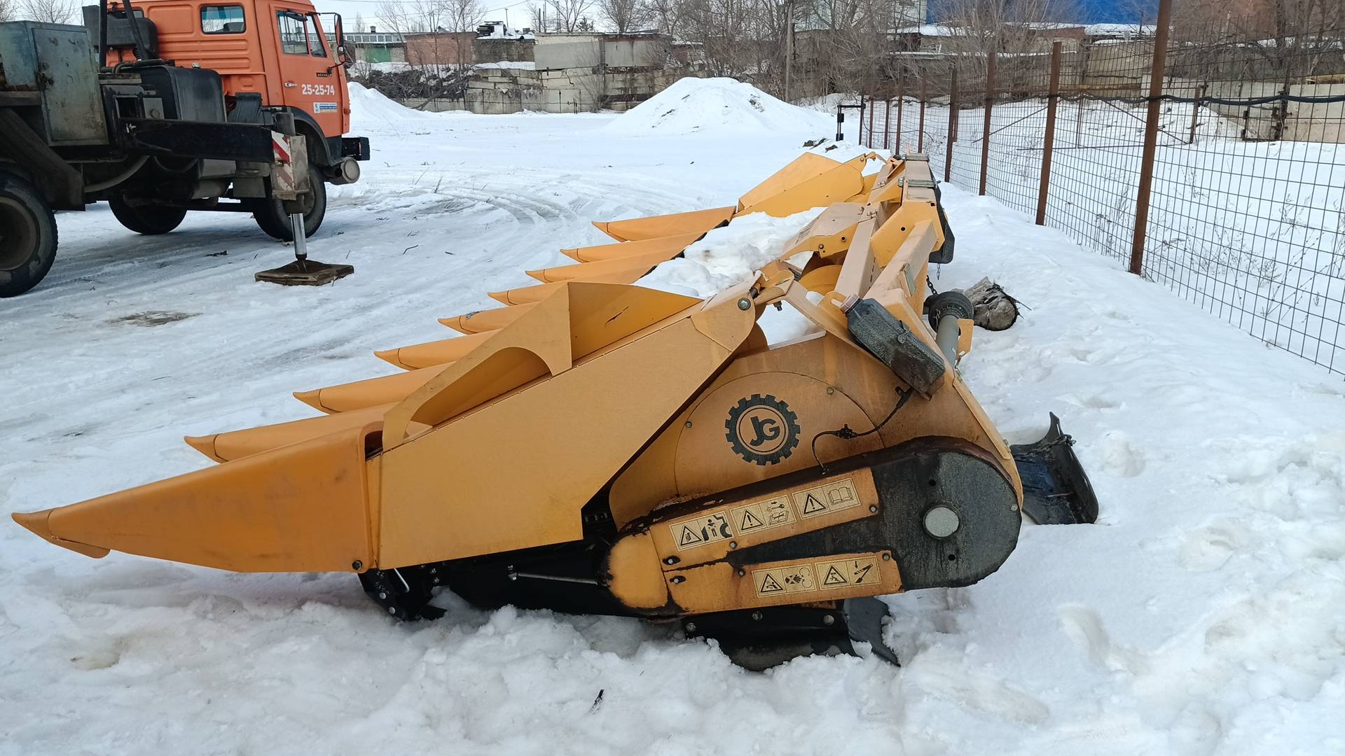 Бердянские жатки ЖК-82 Жатка для уборки кукурузы, 2022 года в лизинг