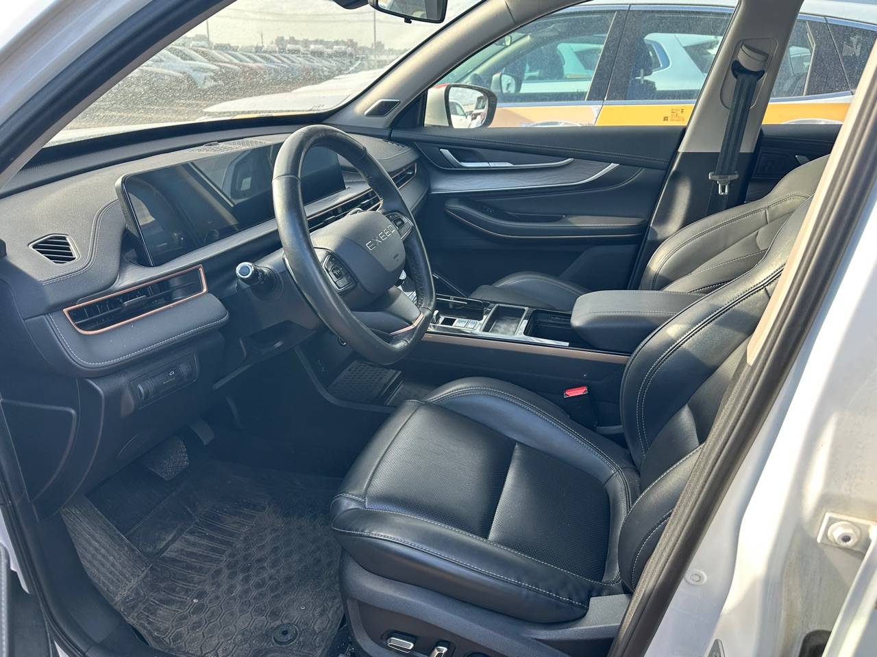 EXEED LX,  103 000 км, 2023 года в лизинг