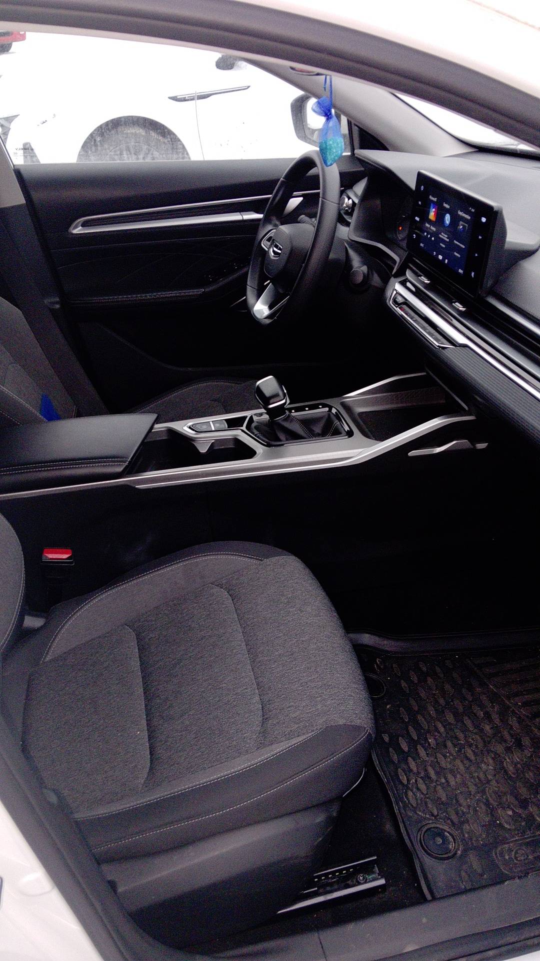 Geely Emgrand,  83 878 км, 2024 года в лизинг