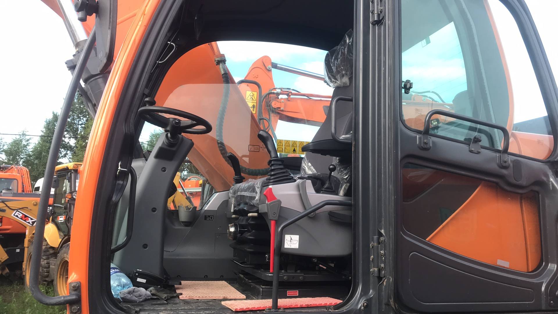 DOOSAN/DEVELON DX210W-7B, 2024 года в лизинг