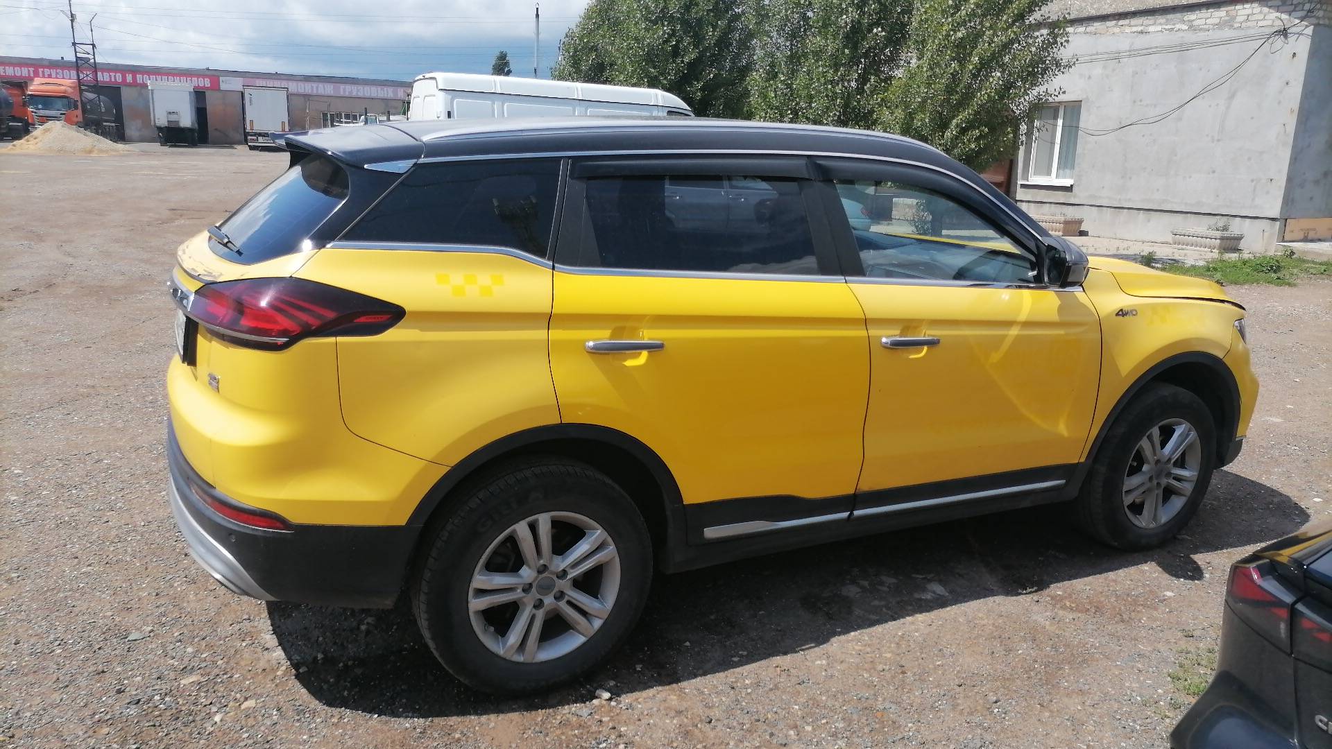 Geely Atlas Pro,  200 000 км, 2022 года в лизинг