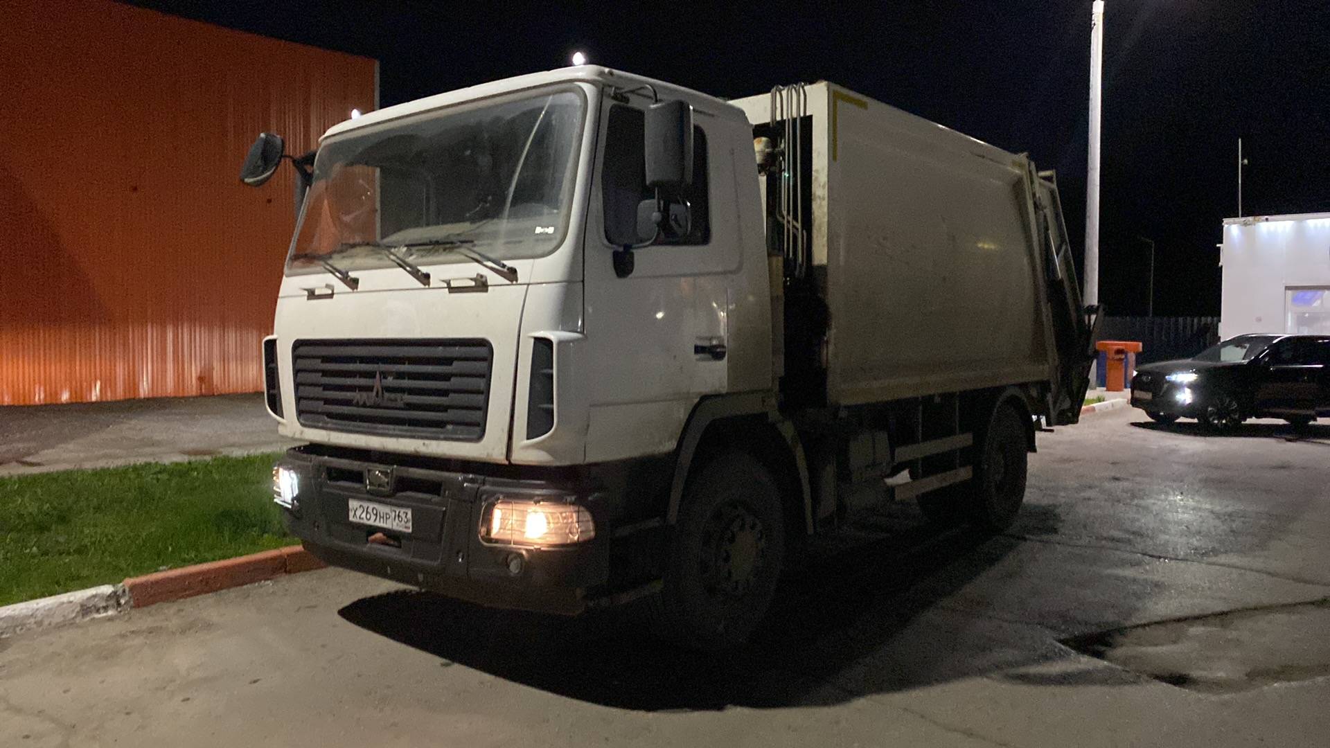 МАЗ 534025-585-013