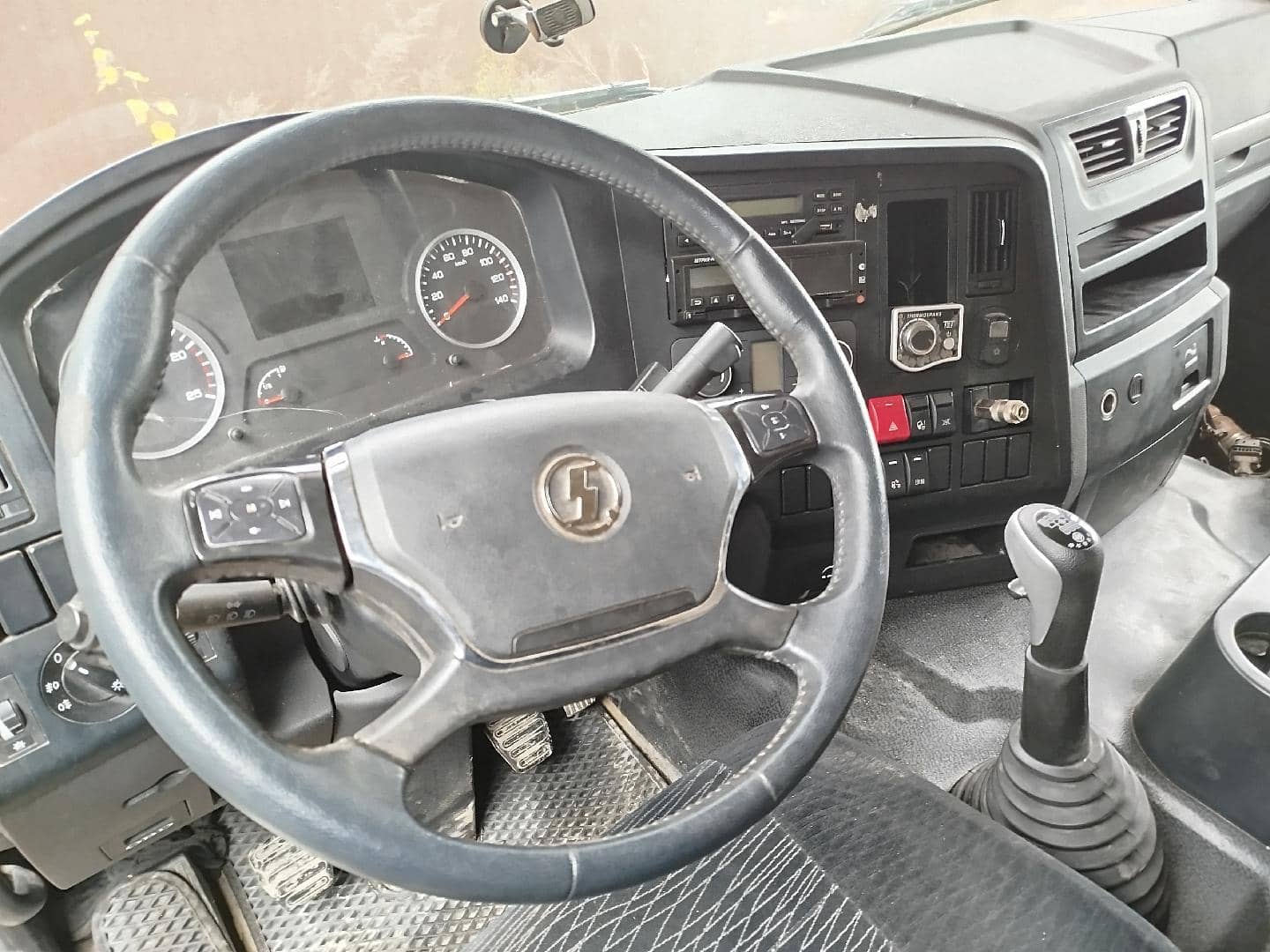 Shacman SX42584W324C,  279 812 км, 2022 года в лизинг