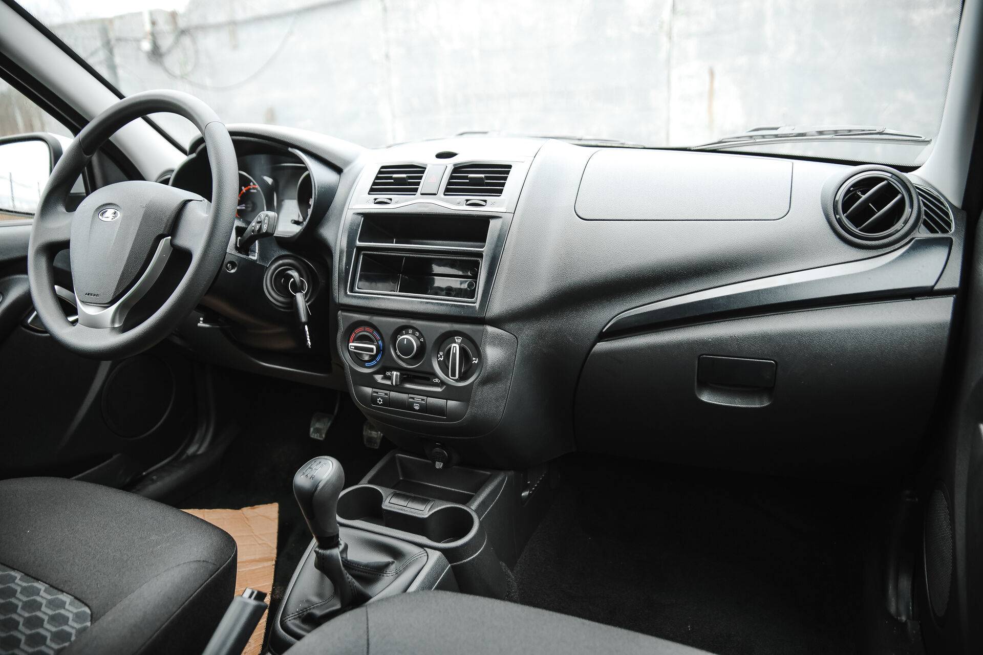 Lada Granta седан Classic 24 Кондиционер 1.6 90hp 5MT