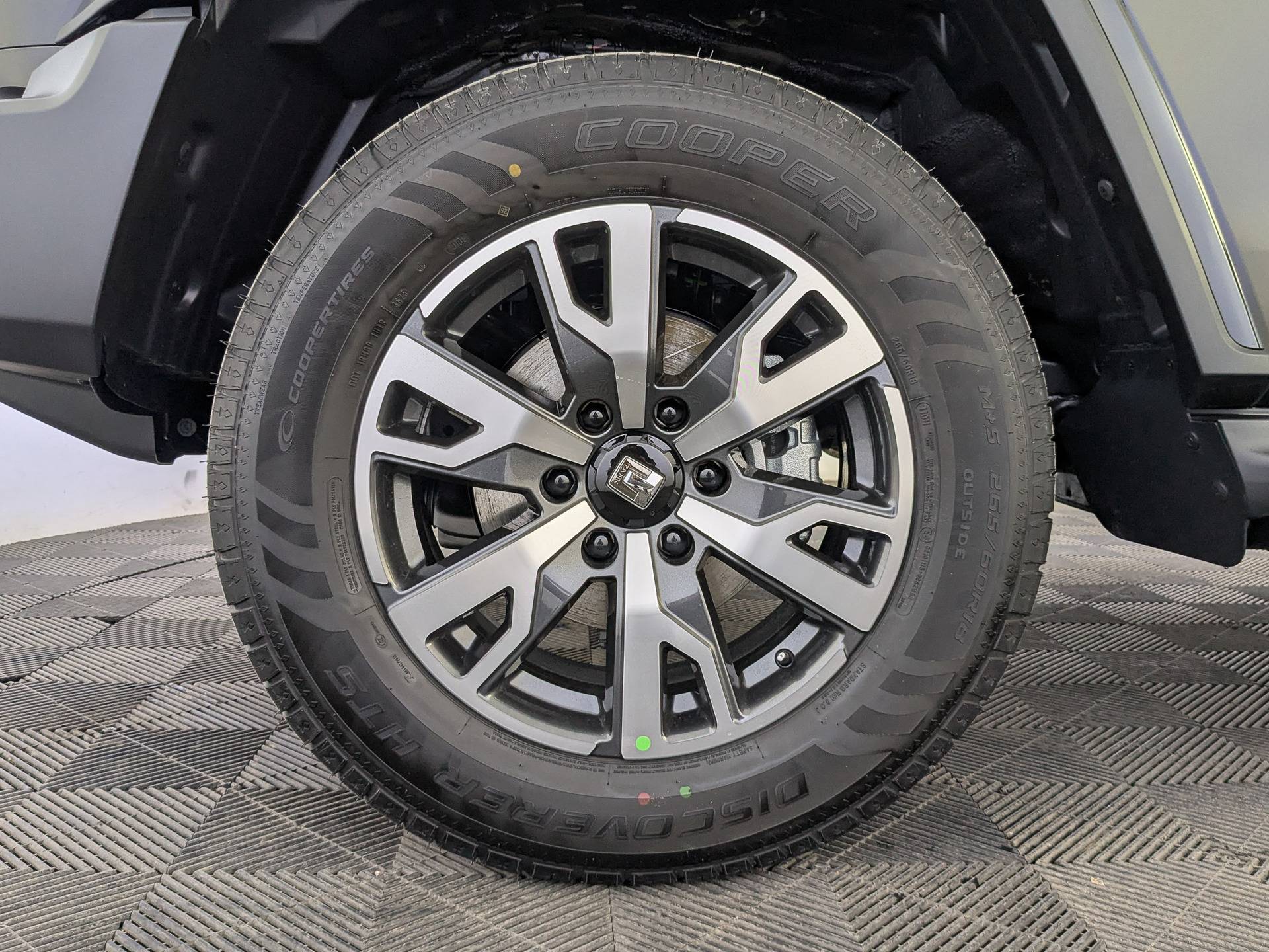 Tank 300 City Adventure 2.0 8AT 4WD