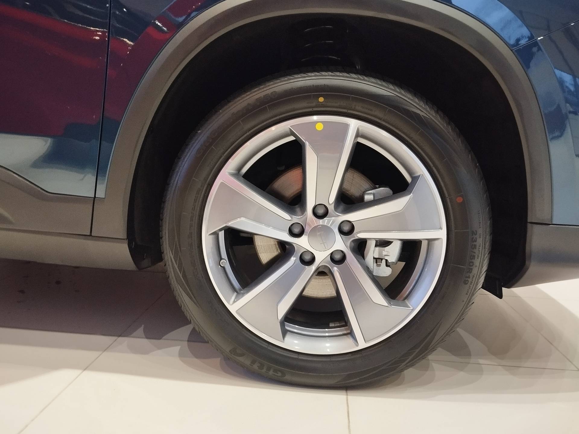 Geely Okavango Flagship 2.0T 7DCT 2WD