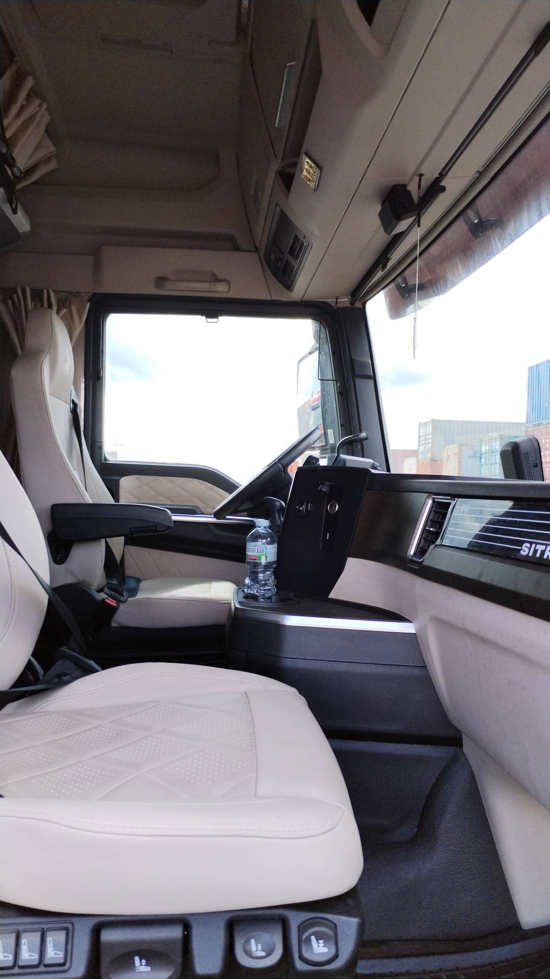 Sitrak C7H MAX ZZ4186V391HE,  163 598 км, 2023 года в лизинг