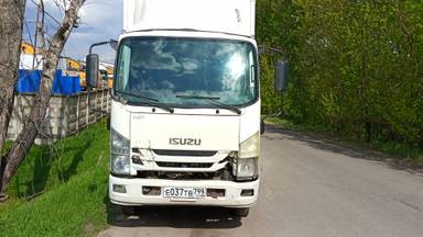 ISUZU NPR75LK