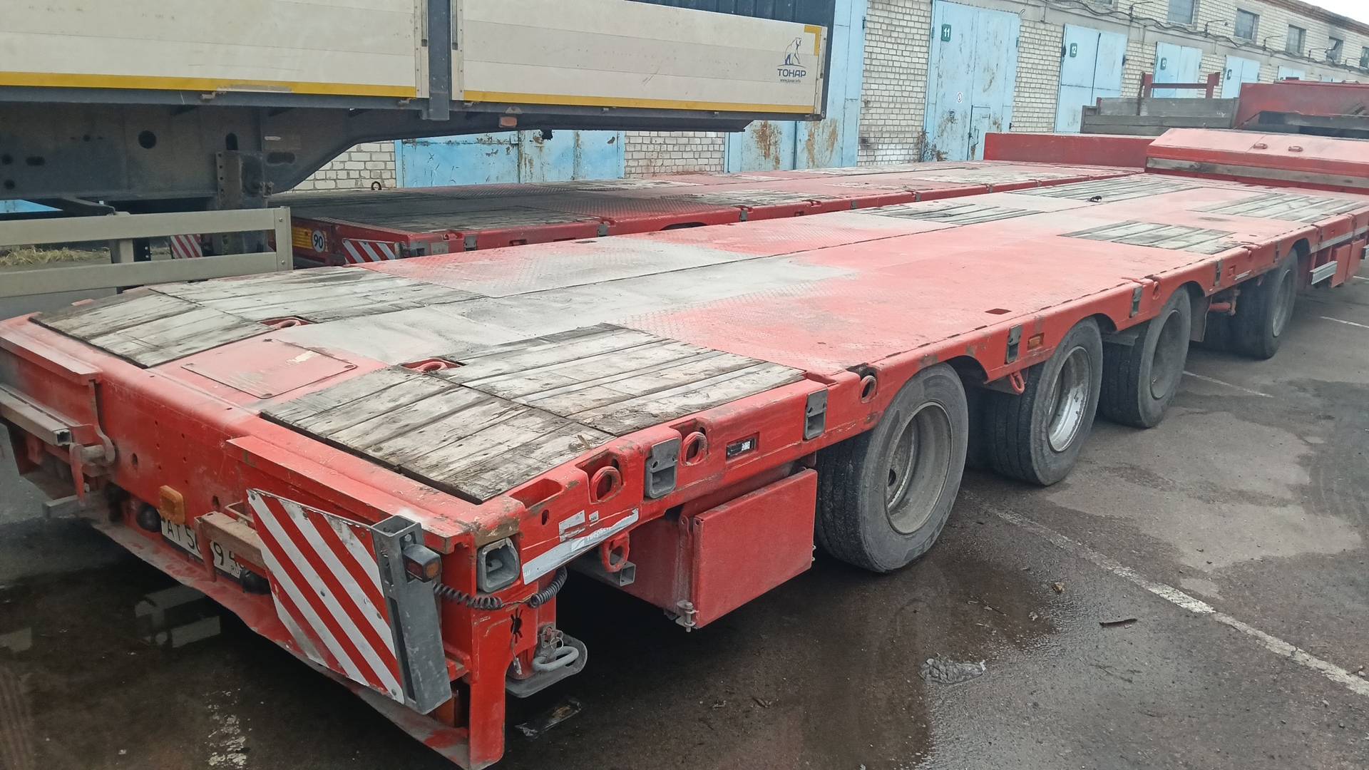 Тверьстроймаш Низкорамный полуприцеп 993941-AL48, 2023 года в лизинг