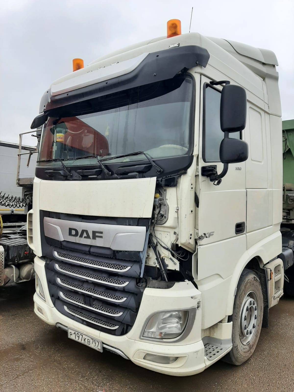 DAF XF 530 FTT 6x4 (Space Cab)