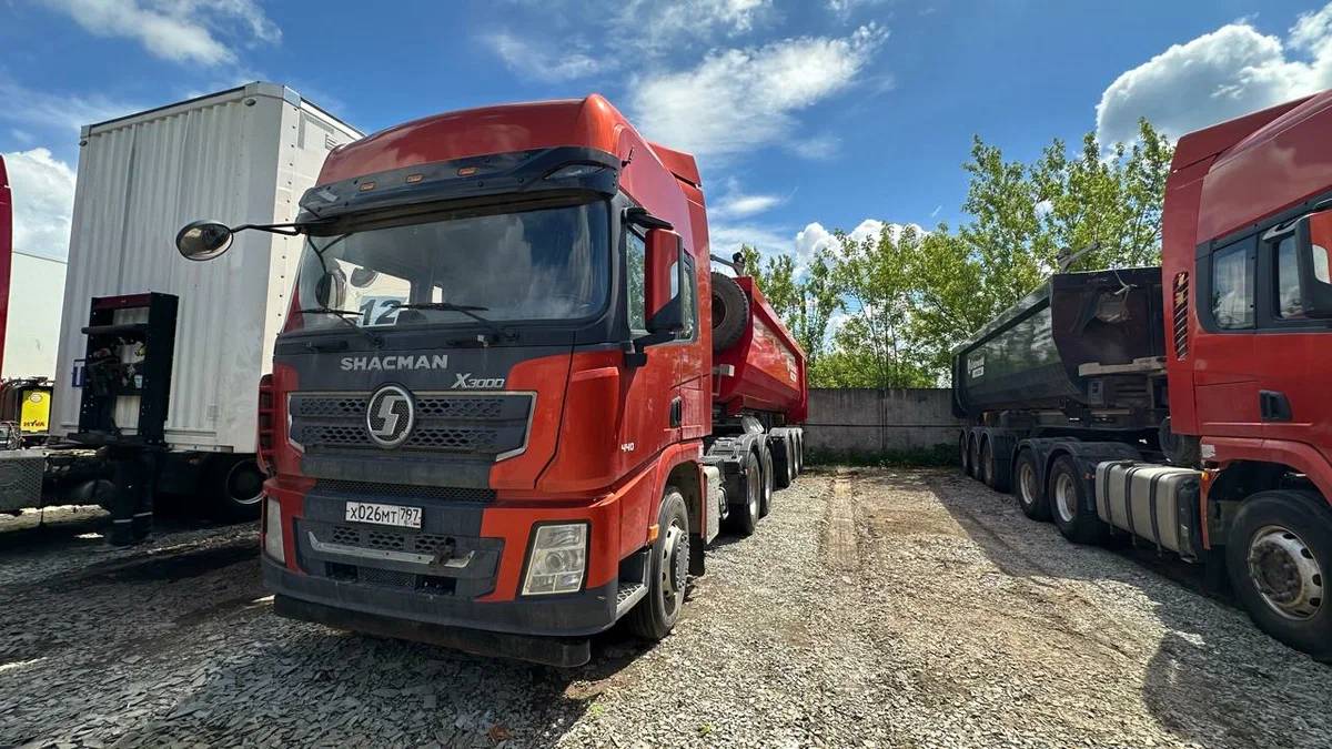 Shacman SX42584W324C,  236 943 км, 2022 года в лизинг