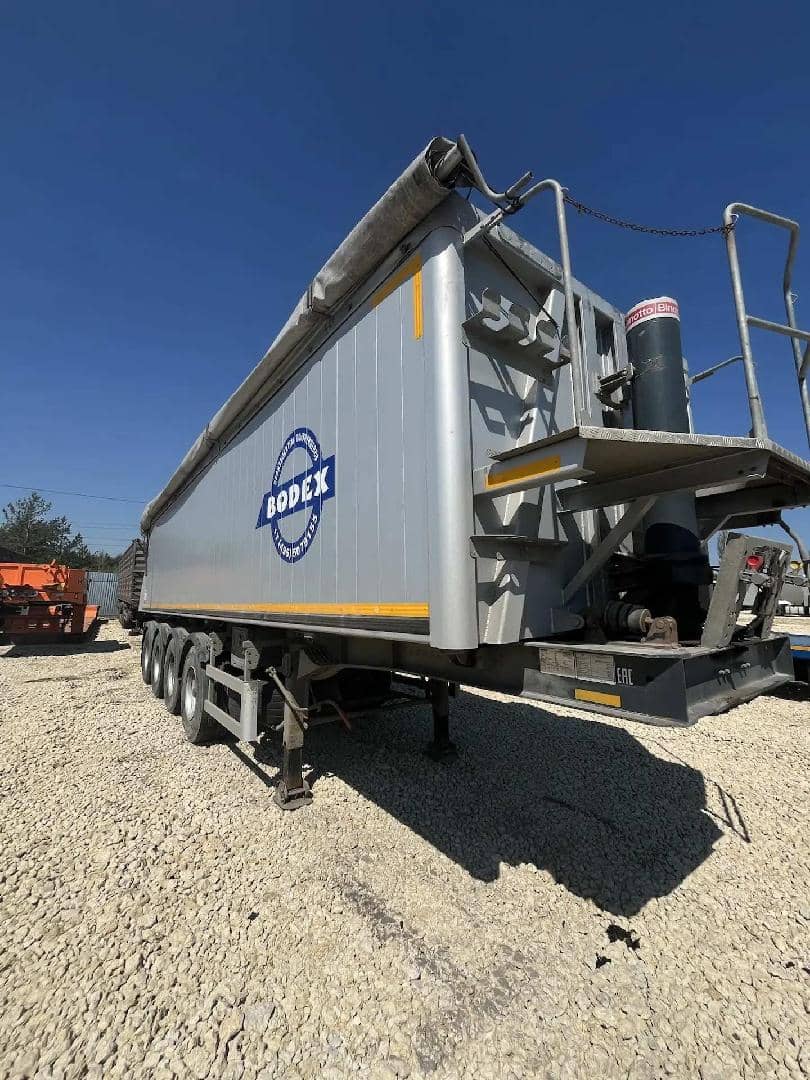 BODEX Самосвальный KIS 4WA1 45 м³